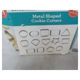 Metal Shaped Cookie Cutters and Reu...