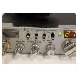 Cobra 25 NW LTD Classic 40 Channel Mobile CB Radio Transceiver W/ Mic. Power Up