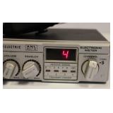 CB Radio General Electric Model # 3-5805A, 40 Channel With Mic, Power Up