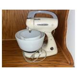 Stand Mixer - Hamilton Beach Vintage With Bowls