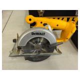 Cordless Circular Saw Kit - DeWalt DW935 With DW9091 Battery, Charger & Case
