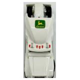 John Deere Die-Cast Tractor Hauler Set