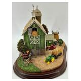 Danbury Mint Old Red Barn & John Deere Hay Barn