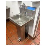 AERO sink 17w x 15 1/4d x 39h
