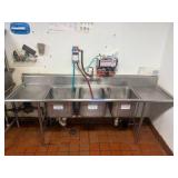 Advance 3-compartment sink with pull-down sprayer