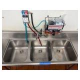Advance 3-compartment sink with pull-down sprayer