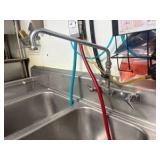 Advance 3-compartment sink with pull-down sprayer
