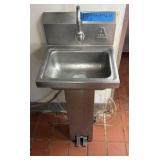 AERO Commercial Foot-Activated Hand Sink