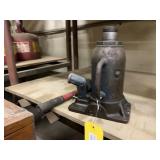 Bottle Jack with handle