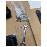 $180 4-Inch Manual Power Lift Setback Jack Plate for Up to 60 HP Outboard Motors, Black