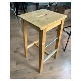 Wooden Bar Stool With Footrest Wooden Bar Stool With Footrest