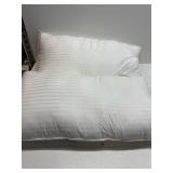Beckham Hotel Collection Bed Pillows King Size Set of 2 - Down Alternative Pillow for Back, Stomach or Side Sleepers