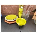 Lot of Green Dishes, Bowls & Cups.