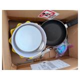 Lot of Flower Bowl/Yellow bowl & Pan