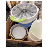 Lot of Flower Bowl/Yellow bowl & Pan
