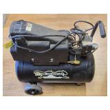 Black Cat Air Compressor 3.2 CFM @ 40 PSI / 2.1 CFM @ 90 PSI - Works
