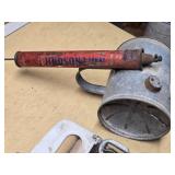 Hudson 2-Spray Insecticide Sprayer and Manual Clothes Wringer