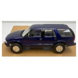 AMT Ertl Promo Car 1995 Chevrolet Blazer Radar Blue Metallic New Old Stock