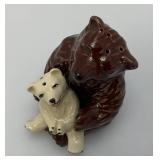 Vintage Collectible Ceramic Arts Sudio Brown Bear And Bear Cub Salt & Pepper Shakers Set 4 1/4'