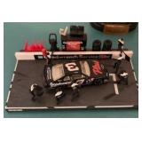 Two Pit Road Dioramas, Ornament, Car on Display