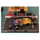 Two Pit Road Dioramas, Ornament, Car on Display