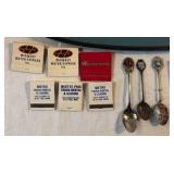 Lot of Vintage Souvenirs