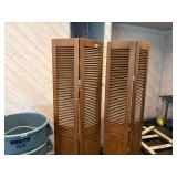2 wooden dividers