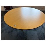 60" round table, like new
