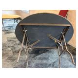 60" round table, like new