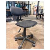 Rolling office chair