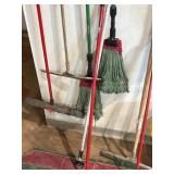 Mixed lot of cleaing equipment
