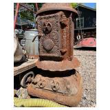 Nice Ornate Antique Hermetic Favorite Cast Iron Stove