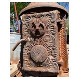 Nice Ornate Antique Hermetic Favorite Cast Iron Stove