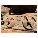 Nice Ornate Antique Hermetic Favorite Cast Iron Stove