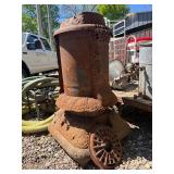 Nice Ornate Antique Hermetic Favorite Cast Iron Stove