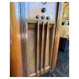 Very Nice Vintage PHILCO Floor Model Radio