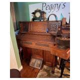 Very Nice Working Antique Oak Epworth Organ - Williams Organ Company