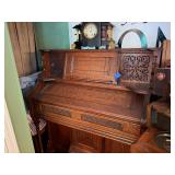 Very Nice Working Antique Oak Epworth Organ - Williams Organ Company