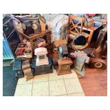 LARGE Lot of Vintage & Antique Mantel & other Clocks
