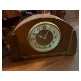 LARGE Lot of Vintage & Antique Mantel & other Clocks