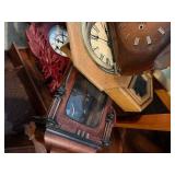 LARGE Lot of Vintage & Antique Mantel & other Clocks