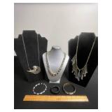 VTG Costume Jewelry Necklace & Bangle Mixed Lot (6 Pieces)