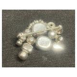 Vintage Brooch Pin Lot of 4
