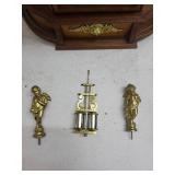 Ornate Wood Mantel Clock With Pendulum & Figural Accents