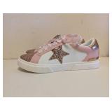 ART CLASS KIDS KAITLYN SNEAKERS SIZE 5 PINK