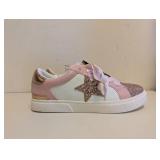 ART CLASS KIDS KAITLYN SNEAKERS SIZE 5 PINK