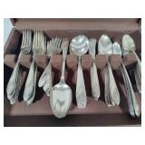 Oneida Community Tudor Plated Flatware (91pc Set)