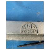 This is a Mac Tools AR154 3/8' Drive Pneumatic Air Ratchet featuring a durable aluminum housing.