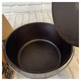 lodge 12qt pre-seasoned camp Dutch oven