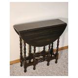 Dark Finish Gateleg Drop Leaf Table
